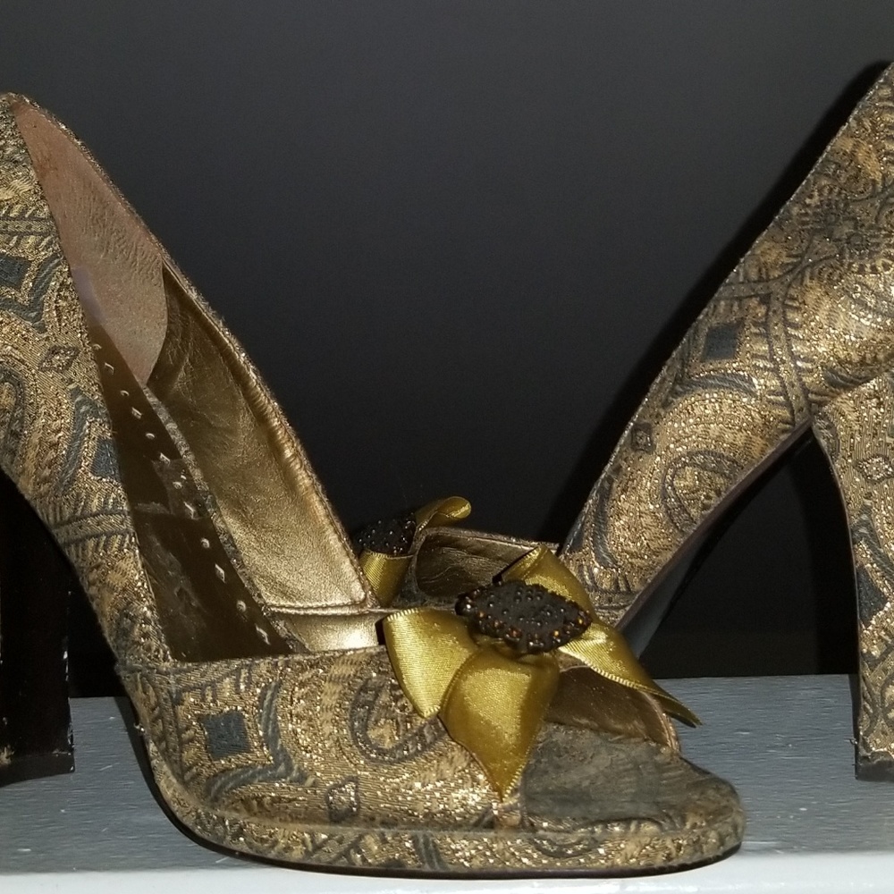 BCBG Brocade Tapestry Peep Toe Pumps